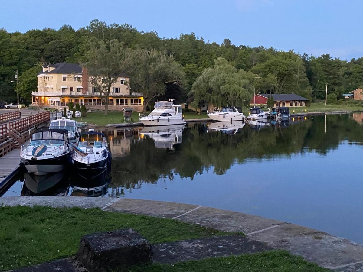 Hotel Kenney Rideau Crosby ภายนอก รูปภาพ